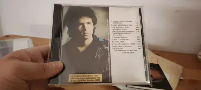 已经很多次从挖煤姬日淘购买黑胶和一如既往的好，可以选择适合自己的物流发货，都很稳定, 东西也很靠谱， 保护的很好，CD有很多泡沫包裹,这样就万无一失了。之后还会继用挖煤姬日淘淘喜欢的黑胶和CD。