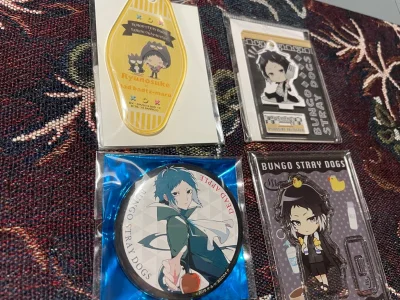 这次买了我推萌萌的qqr和小稀有吧唧，赶上煤炉免手续费，毫不犹豫出手了，价格都很美丽。挖煤姬经常有活动真的特别不错，希望以后继续优惠活动多多。依旧走的竹蜻蜓，这次因为赶上中秋国庆比平时慢了一些，合单之后二十天左右收到了。中间询问了客服国际物流进度，客服马上帮我查了，...