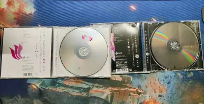 海淘cd耳机体验
购买两张中岛美雪的love和true,以及购入了acoustune的hs1697ti耳机，包装严实，物品完好无损，好评。