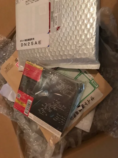 這是執漏的一次體驗，其他平台個人賣家都掛得太貴，這次任意門買到便宜貨，同等品相價位數數手指真的便宜了快有100多塊，小包竹蜻蜓清關無憂，整體很順暢！