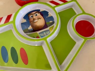 今天收到的一箱，箱子很大，外箱干净无压坏。箱内泡泡纸保护到位，物品都有单独保护，箱内易碎品都保护到位。