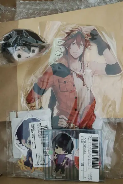 第二单挖煤安全到达！包装选了加固服务非常好，有防水袋还套了双层气泡袋。这么大的立牌完好无损。骏河屋淘好货非常方便，轻松搜索找到想要的东西，便宜且国内很少有见的谷子，和全新的差不多！物流时效很快。