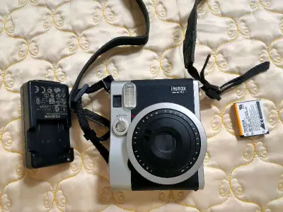 这次超级顺利就通过了，成色很好，是雅虎日拍买到的，与卖家描述得一致，是心心念念的mini90呀，多种模式可以使用，最令人满意的是派对模式，拍人像很好看!