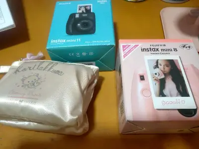 这次体验很不错，夸夸我的宝蓝色mini70，成色很新，并且卖家送了一个轻松熊的收纳袋，除了相机里的电池外，额外还赠送了两颗电池，真的很贴心!很好的一次购买体验!