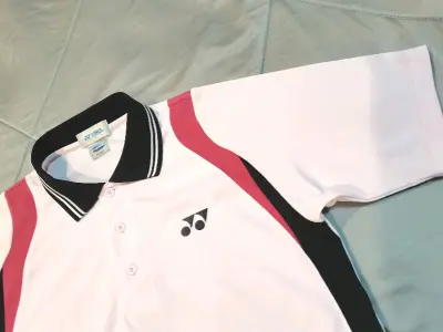 衣服干净整洁漂亮，还比较新的挖到宝贝儿啦，，一次愉快的购物体验哈哈好呀！喜欢下次有空来继续挖掘宝物那，但是有一个不好就是被税了好多米米，呜呜呜呜呜，下次有好运不要税了哦…～