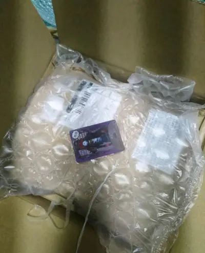 帮朋友买的，骏河屋发货还是挺慢的但挖煤姬发货挺快的因为朋友急着要所以选择了航空，本来100多运费积分抵掉了一大半，估计是因为亚运会被税了但包装很好，完全没有损坏（后面两个图是官瑕）