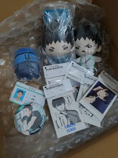 已经切了三次了 第二次用竹蜻蜓 真的很快 还没两周就收到了 泡沫纸很多很安心 纸片什么都没有折真的太好了…！！超可爱的iwa酱和yo酱…！！