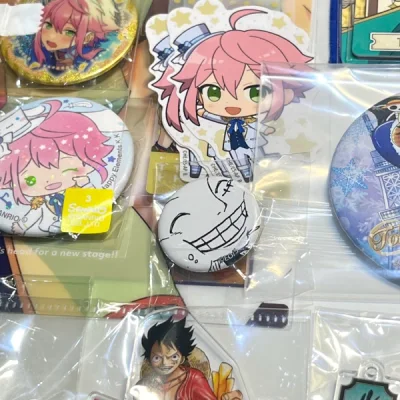 依旧是ems无税，节后到的第一箱，合单很快，七天左右收到( ´▽` )ﾉ
桃桃含量up，填充到位，垃圾屋的文件夹还帮我夹了纸板，吃到了一些好价set，开心！