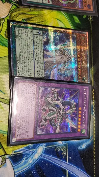 这次尝试走的竹蜻蜓。两天就通过审核了，物流也挺快的，三天就到手上啦。包装依旧选择了多加一层泡沫垫纸，稳稳当当。日本卖家习惯用信封寄卡，但都有用硬纸板垫或者硬卡夹防损所以卡品都如描述。甚至还能闻到新开的墨香（确实是未使用开封入套）。卡价总体比国内便宜了两三成左右，总之...