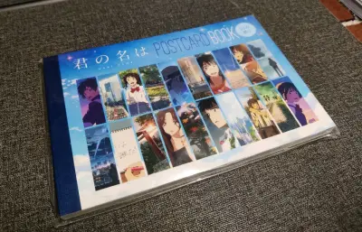 这次趁着打折买到了全新未拆的r魂独角兽，十年前的魂限老物的涂装放今天依然能打。另外还在煤炉淘到一本君名的明信片书，能当一本小画集来看。
第一次用竹蜻蜓，发货之后速度还算快，但是运气不好碰上大雨了，差点以为是从日本游过来的。不过因为备注了保留原包装，而且泡泡纸包装很严...