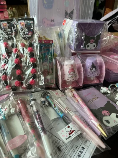 第四单了 没有出现过问题拆快递真的好开心哦 选的ems空运 也很快速 两周就到了 还没被税过 哈哈哈哈哈哈！sakura酱门包装的很好 没有丢过东西 价格又实惠 开心