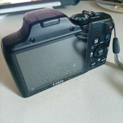 在煤炉精挑细选的一款佳能sx170is,佳能在国内实在溢价严重，幸运的是发现了煤炉这个软件，买到了价格合适机型合适的ccd，噂嘟太开心啦！走海运也很快收到宝贝!