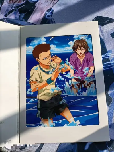 第一次在挖煤姬挖煤，本来挺紧张的不过发现还挺简单，物流也很快，国际物流发货以后三四天就到了。快到真的有点出乎我的想象。而且快递包装的特别好，一点也没有损坏！
CD盒子本身就挺脆的，本来已经做好碎了的想法，结果一点也没坏，一点裂痕也没有！！！