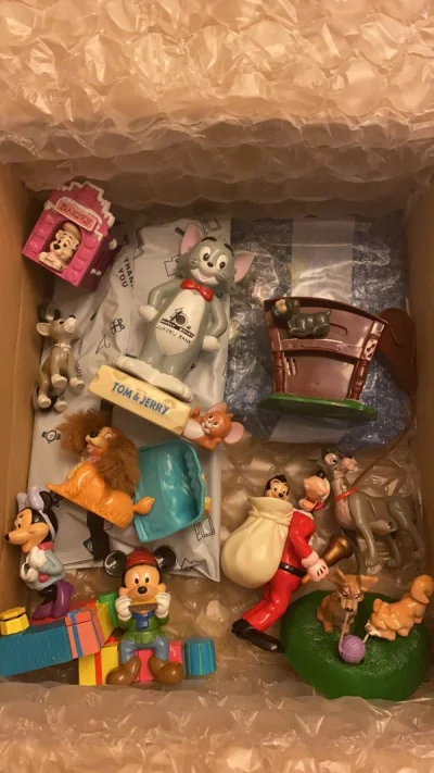 一大箱玩具顺利到达
顺便说一下文具的税率是20%呜呜呜，之前没查清楚，在选玩具还是文具的时候犹豫了一下
这次的包装也是一如既往的好