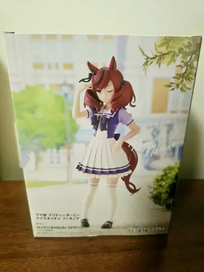 所有手办都被整理整齐打包到一起，先有小气泡纸包裹起来，再外面用大葫芦气泡膜360度的铺垫在箱子里面，收到以后品相都很完美！太喜欢啦！