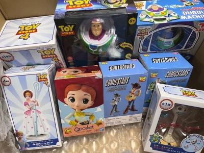 选择海运一个月都不到就收到货啦，和惊讶真的好快啊，每一个商品打包的都非常好，没有任何运损或者少件问题，相反买一样东西都是全新未开封哒，超级喜欢，挖煤姬狠狠安利了哦