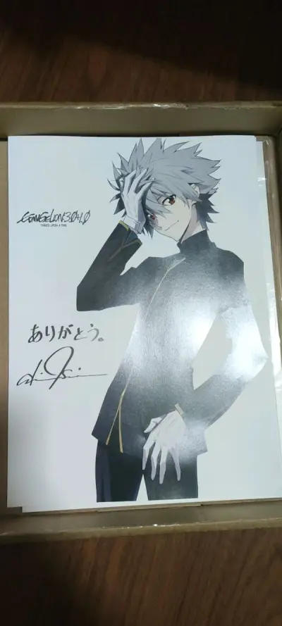 海运大概是20天到手，给大家返一张图，纸片状态很好，最喜欢的特典好价切到啦，而且跟新的一样，说明挖煤姬很用心包装，觉得不拆包还可以选择保留日本卖家包装发货