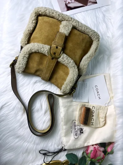 这次买了三只孤品蔻驰包包~专柜都已经停产许久了，在挖煤姬才买到太开心了哈哈哈??有两只还是带吊牌的全新保存品