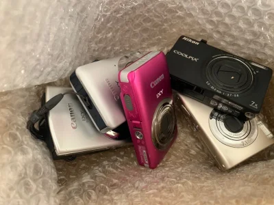 这次发的是ems快递，物流四天收到！五台相机都收到了~包装的很好，泡沫很多，不过有两台是战损机…呜呜呜…其他的都挺好。希望以后合单能再快一点！