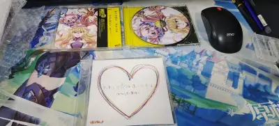 第N次在挖煤姬海淘，这次海淘的是轻音和幽闭的两张碟子。不得不说海淘的确实很便宜，比国内一些购买渠道便宜的多。
发货走的竹蜻蜓专线，真的非常迅速，而且运费价格也合理，收到包裹后给我的第一印象是挖煤姬的打包真的很严实，拆封查看情况，碟子完好无损。最令我惊喜的是虽然为二手...