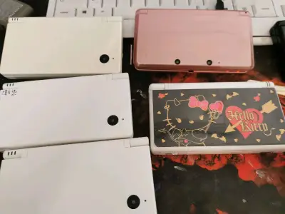 这次主打怀旧，买了一些ps2的游戏，不得不说当年的包装质量挺好的，都快二三十年过去了这些游戏成色依旧很好，机器也很不错