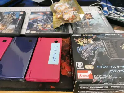 怪物猎人限定版老大三的涂装是真的帅，而且箱说全非常适合想要收藏的玩家，这次也是很幸运的抢到了这款机器，随着时间流逝，这样的机器会越来越少