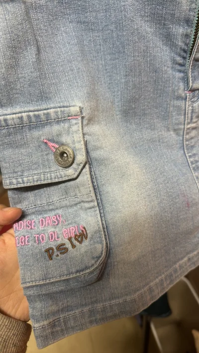 质量非常好，图片描述的完全一致，非常满意，真的很喜欢，完全超出期望值，发货速度非常快，包装非常仔细、严实，物流公司服务态度很好，运送速度很快，很满意的一次购物。
收到货，第一时间拆包装，感觉质量还是比较好的，与卖家描述的还是一致的，非常满意，发货速度比较快，物流公司...