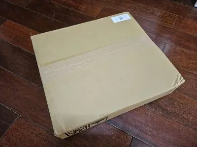 本来在闲鱼上已经买到一个盗版了，还是想要一个正版的，于是就从挖煤姬上下单了，日本人还是讲诚信的，跟盗版一样的价格，轻松买到正版。