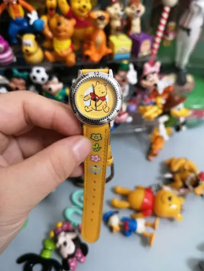 每次切都有新发现，收藏了一堆，自己喜欢的小玩具，都是迪士尼的，正版的，太可爱了吧，发货也挺快的，收到快递箱子还是很好的，没有损坏，不错，五星好评