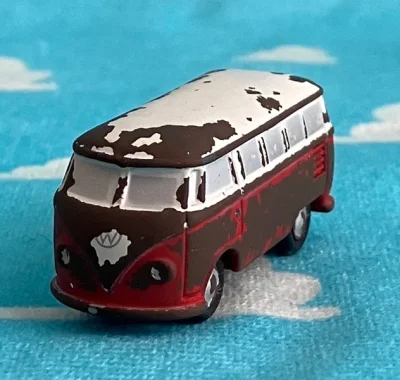 上周到的一箱，外箱比较大，外箱干净无压坏无破损，箱内物品不多，都有单独保护，泡泡纸塞了很多，物品无受损。