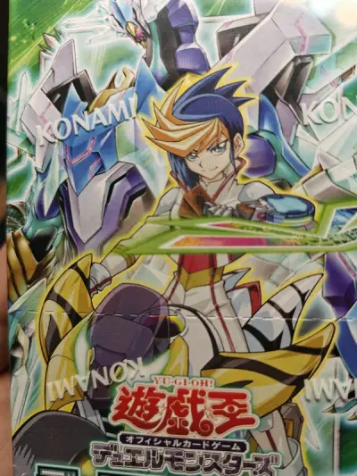 定了好几盒卡盒，还有几包妹套，真挺漂亮的，很有特色，骏河屋收的，这个价盒子竟然是未拆的，确实很惊喜。