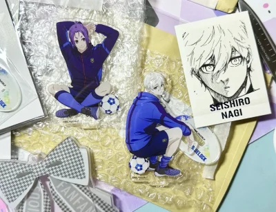 卖家发货很快，状态超级好，的确是全新未拆未使用。
日谷的亚克力真的很透很亮，超级美丽好看～
因为想快点收到就选了竹蜻蜓了～三十二块直接到家～