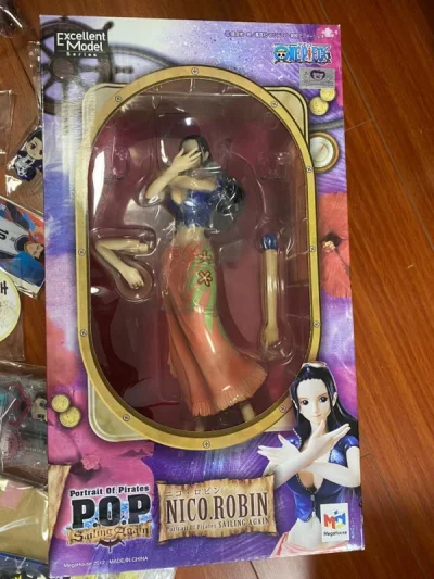 第六单，走的合箱航空件，速度很快，就是被税了，而且不知道怎么税了20%，直接交了放行了。东西还不错，罗宾pop手办也是全新未拆的，加上一大堆蓝锁的谷子，很不错