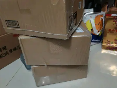 因为差不多时间合单，所以三个箱子一起到了。不过合单时间是有点长。不过总体路上快递的时间挺快，一周左右就可以收到。虽然比ep贵了点