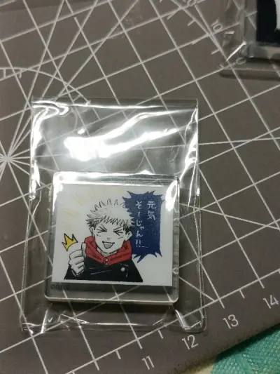 切了点卡瓦小亚克力表情包（片），真的好小好薄一块？！比想象中薄很多，感觉很难立起来，但如果有稍微厚一点的壳的话就更完美了…好吧虽然jjxx已经不怎么好了但是虎子依然可爱…
祝越来越好！