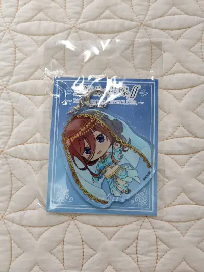 终于买到了，朋友托我买的 找了好久终于找到了 朋友很喜欢 挖煤姬还行很稳的 很少出现快递箱破损的情况 下次再来，包装很棒