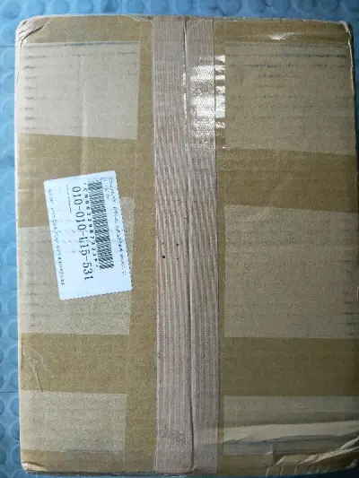 我这次选的海运，不到一个月就到了，可以说是出乎意料的快。里面的包装非常严实，cd盒没有一丝一毫的损坏。这一批CD的品相也都相当好，极个别有一点点划痕和掉银，体验非常好。拍蝴蝶夫人的时候看不到里面的内容，我赌的是满银圈，结果打开是半银，有一点点小失落，不过这个价格已经...