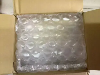 竹蜻蜓物流挺快的...确认了差不多大概2周就能拿到，如果是急急国国王还是建议用ems。好难得碰到打包相卡给用纸板的樱花妹...吧唧状态都还可以。暂时没发现有瞒伤。