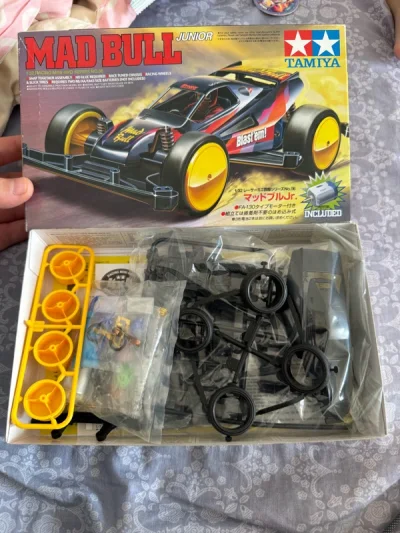 非常完美的购物体验。东西很不错，到货没有压没有损坏。整体购物流程很便捷，不拖泥带水。车很好看，蝙蝠侠款，自己搭配马达就能跑，很有意思的一款蝙蝠侠周边。好评。