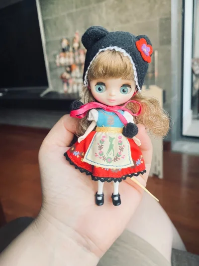 日本海淘的第N单，买了迷你布小熊，在国内这只价格也是蛮高的，这只加运费和税费612，还是相对来说便宜的，而且还蛮新的。竹蜻蜓包税还是蛮好的，运费+税费价格不贵，非常好的购物体验。