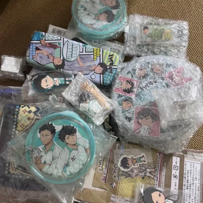 卖家包装地非常安全 结实，我都舍不得拆。发货速度快，本次购买体验感很好，及川彻十分帅气，当然他的队友们也是。感谢卖家的出物。