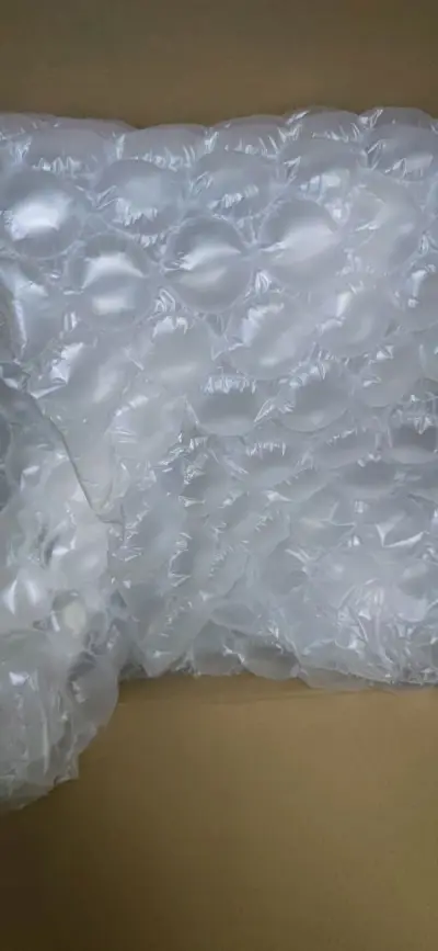 都是一些国内孤品或者高价的徽章，打包很好，塞了泡泡纸，原包装也保留了，发货迅速，走ems一个星期就拿到手了，邮费多退少不补，很人性化