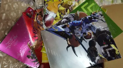 不错，这次收获颇丰，除了吧唧文件夹立牌卡还有明信片等等，非常棒！下次还继续！不错，这次收获颇丰，除了吧唧文件夹立牌卡还有明信片等等，非常棒！下次还继续！