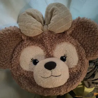 很可爱的包包
太感谢啦第一次在上面购物
全新未摘吊牌
而且打开还是香香的我很喜欢
谢谢你这位异国卖家
这次是一次很棒的购物体验！五星好评呀