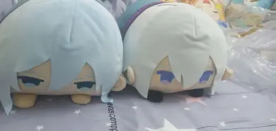 第一次海运海淘虽然被税了呜呜呜但实物很好还是好价比yhm的图上好看多了（是我的错觉？）yhm还送我一张小卡片，包装也很好非常棒?总之值了就对了??希望挖煤姬越来越好鸭?