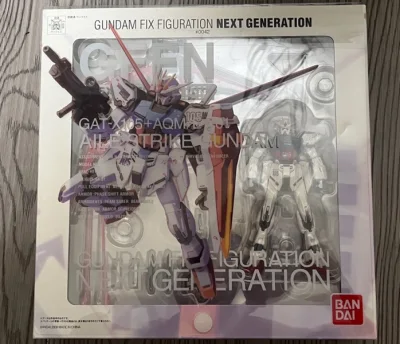 非常神秘的情况，照理是没有充新嫌疑，但是吸塑的光剑错位真是非常少见的情况，一起拍的3015没有中标，令人感叹