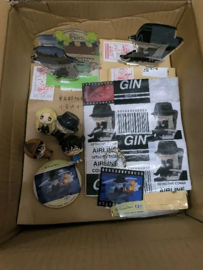 完美下车，樱花妹的字很可爱呀，竹蜻蜓速度挺快的，价格也便宜，东西完好，有加泡沫，卖家的包装也都很好，立牌的包装特别完美，贴纸可爱