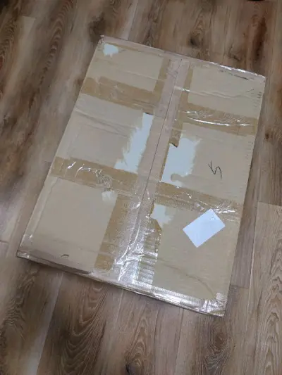 已经第十三次挖煤姬海淘了，依然很不错，外箱很结实，内部也放了好多泡沫，海运过来一个月左右，非常期待下一次的海淘。