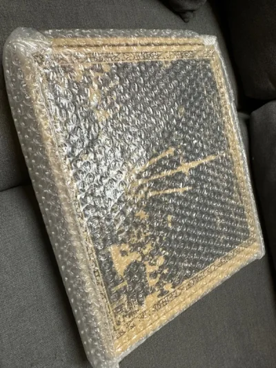 买了心心念的东蛋盒子 整个流程非常快 包装也非常好 而且通关顺利 卖家的东西保存质量也非常好 值得称赞 以后还会来挖煤姬支持的