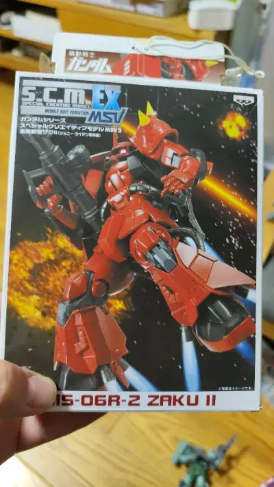 scm ex高达景品，据说是可动最好的景品。顺带一起把hcm pro的扎古勇士一起一个箱子包了回来。